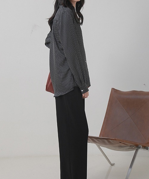 chuclla(チュクラ)の「【chuclla】【2020/SS】ポルカドット柄 サテンタッチ ラペルカラーシャツ chw1045(シャツ/ブラウス・レディース・ホワイト/ブラック・FREE)」の13枚目の写真