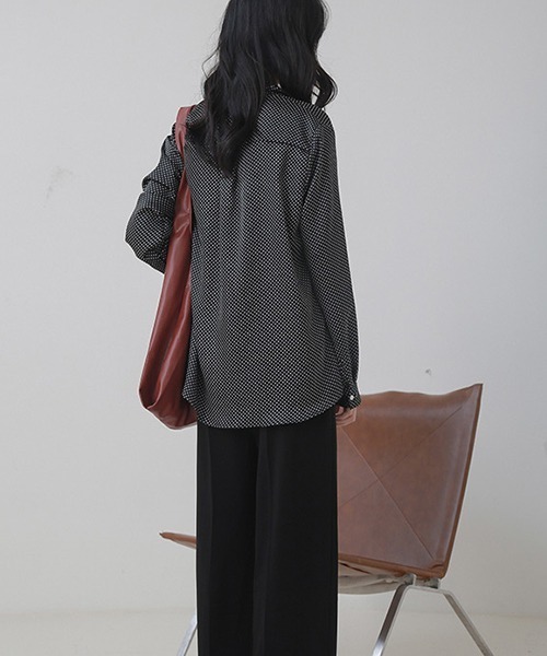 chuclla(チュクラ)の「【chuclla】【2020/SS】ポルカドット柄 サテンタッチ ラペルカラーシャツ chw1045(シャツ/ブラウス・レディース・ホワイト/ブラック・FREE)」の14枚目の写真