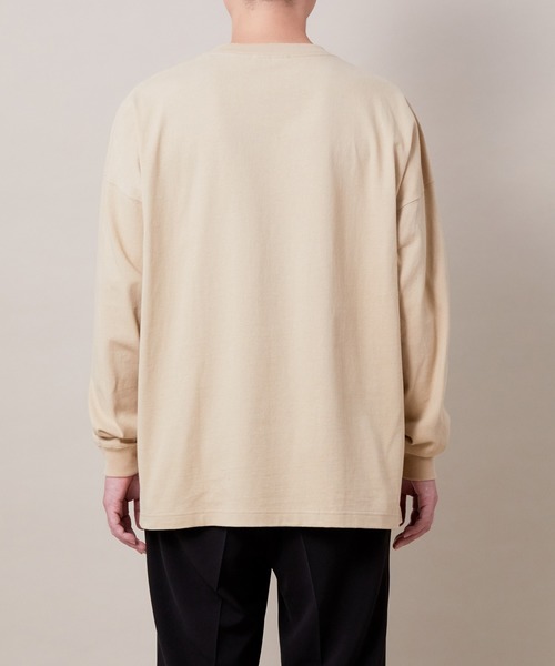 ADAM ET ROPE'（アダムエロペ）の「〈WEB・一部店舗限定〉ヘビーウェイト ドロップショルダー L/S Tee（Tシャツ/カットソー・メンズ・ホワイト/ブラック/ベージュ・M/L）」の17枚目の写真