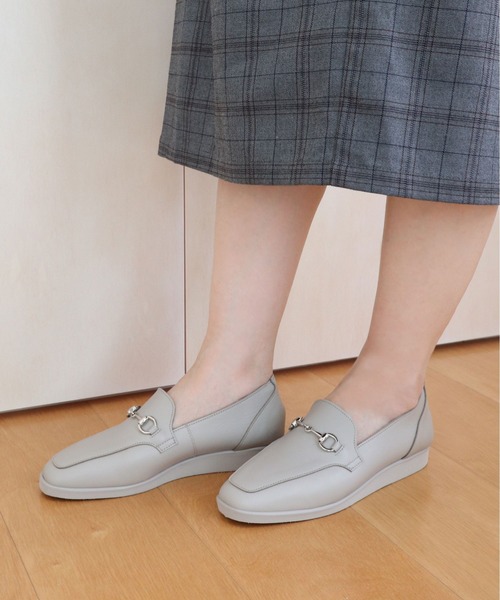MODE KAORI(モードカオリ)の「スクエアトゥ ビットローファー/7109(ローファー・レディース・ライトグレー/ブラック/キャメル/アイボリー・24.5cm/23.5cm/24cm/22.5cm/23cm/24㎝/23.5㎝)」の17枚目の写真