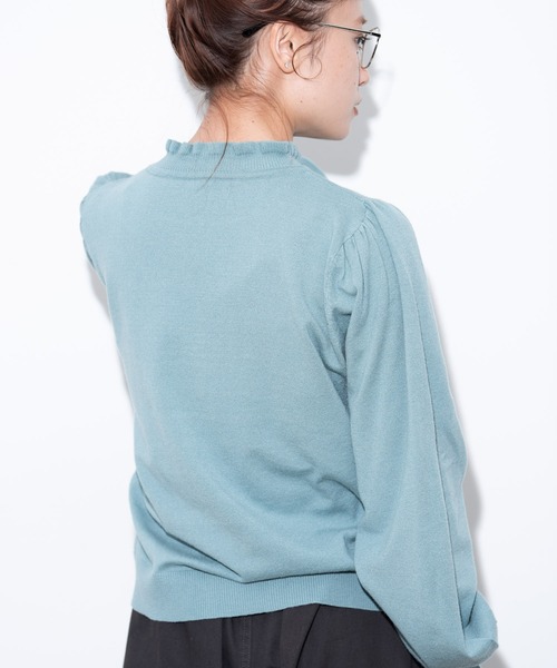 MERLOT（メルロー）の「スタンドフリルニット（ニット/セーター・レディース・ライトブルー/ブラック/オレンジ/ナチュラル/ライトパープル・FREE）」の6枚目の写真