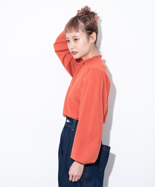 MERLOT（メルロー）の「スタンドフリルニット（ニット/セーター・レディース・ライトブルー/ブラック/オレンジ/ナチュラル/ライトパープル・FREE）」の13枚目の写真