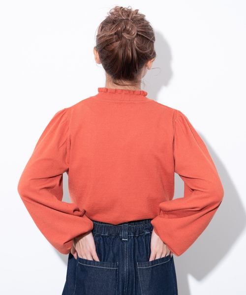 MERLOT（メルロー）の「スタンドフリルニット（ニット/セーター・レディース・ライトブルー/ブラック/オレンジ/ナチュラル/ライトパープル・FREE）」の14枚目の写真