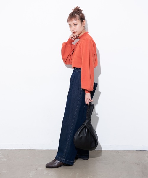 MERLOT（メルロー）の「スタンドフリルニット（ニット/セーター・レディース・ライトブルー/ブラック/オレンジ/ナチュラル/ライトパープル・FREE）」の20枚目の写真