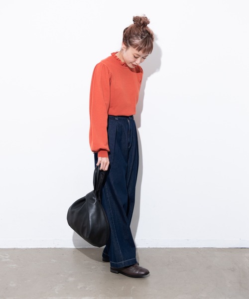 MERLOT（メルロー）の「スタンドフリルニット（ニット/セーター・レディース・ライトブルー/ブラック/オレンジ/ナチュラル/ライトパープル・FREE）」の21枚目の写真