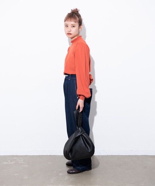 MERLOT（メルロー）の「スタンドフリルニット（ニット/セーター・レディース・ライトブルー/ブラック/オレンジ/ナチュラル/ライトパープル・FREE）」の22枚目の写真