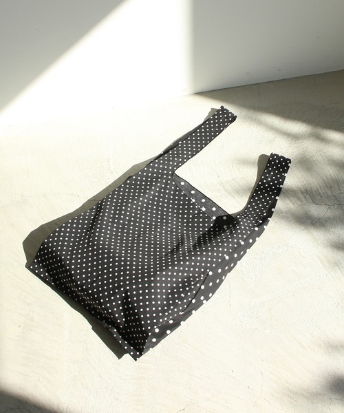 yuni（ユニ　）の「キュプラ/コットン dot プリント bag（トートバッグ・レディース・ホワイト×ブラック・FREE）」の8枚目の写真