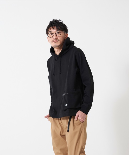 OUTDOOR PRODUCTS APPAREL（アウトドアプロダクツアパレル）の「防シワポケットプルパーカー 　UVカット　ポケット付き　ワンポイントブランドロゴ（パーカー・メンズ・アイボリー/ベージュ/ブラック・X-LARGE/LARGE/MEDIUM）」の2枚目の写真