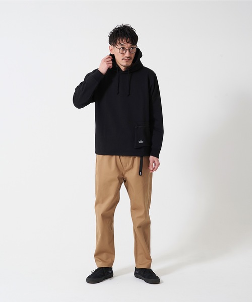 OUTDOOR PRODUCTS APPAREL（アウトドアプロダクツアパレル）の「防シワポケットプルパーカー 　UVカット　ポケット付き　ワンポイントブランドロゴ（パーカー・メンズ・アイボリー/ベージュ/ブラック・X-LARGE/LARGE/MEDIUM）」の17枚目の写真
