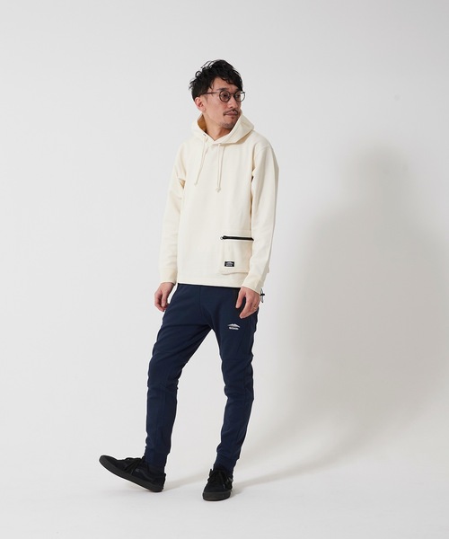 OUTDOOR PRODUCTS APPAREL（アウトドアプロダクツアパレル）の「防シワポケットプルパーカー 　UVカット　ポケット付き　ワンポイントブランドロゴ（パーカー・メンズ・アイボリー/ベージュ/ブラック・X-LARGE/LARGE/MEDIUM）」の11枚目の写真