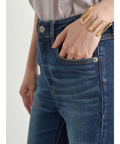 earth music&ecology(アースミュージックアンドエコロジー)の「スキスキスキニーフリンジクロップド(デニム) *(デニムパンツ・レディース・ライトインディゴブルー/ブルー系その他・SMALL/MEDIUM/LARGE)」の12枚目の写真