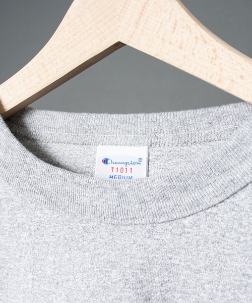Champion（チャンピオン）の「【 Champion / チャンピオン 】T1011  L/S T-SHIRT WITH POCKET MADE IN USA  ポケットロングスリーブTシャツ C5P401（Tシャツ/カットソー・メンズ・ホワイト/ブラック/グレー/モスグリーン/グリーン/ネイビー・MEDIUM/LARGE/X-LARGE）」の8枚目の写真