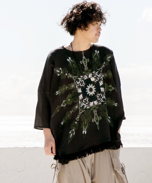 チャイハネ(チャイハネ)の「【チャイハネ】yul トライバル柄フリンジMEN'Sトップス(その他トップス・メンズ・ブラック/ベージュ/ブルー・FREE)」の2枚目の写真
