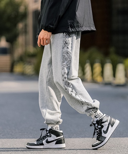 HOOK バンダナ風スウェット セールHOOKバンダナ模様ニット風スウェット（ニット&frasl;セーター