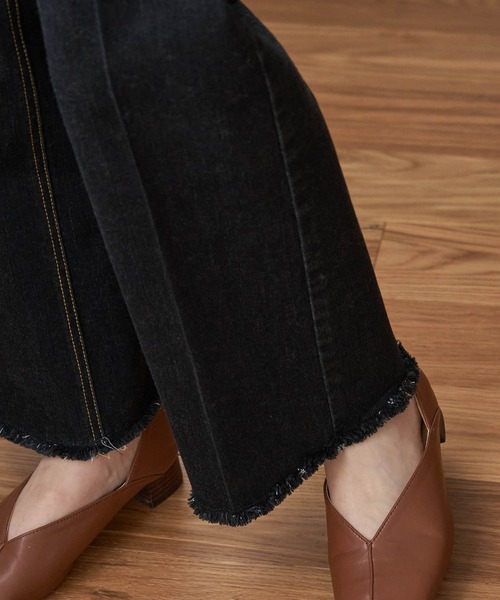 ROPE' PICNIC（ロペピクニック）の「デニム裾フリンジパンツ（デニムパンツ・レディース・ブラック/ネイビー・36/38/40）」の5枚目の写真