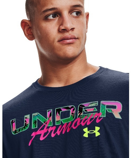 UNDER ARMOUR（アンダーアーマー）の「UAショートスリーブ アイランド ウェーブS（トレーニング/MENS/メンズ）（Tシャツ/カットソー・メンズ・ネイビー・XXL/XL/M/L/3XL/S）」の5枚目の写真