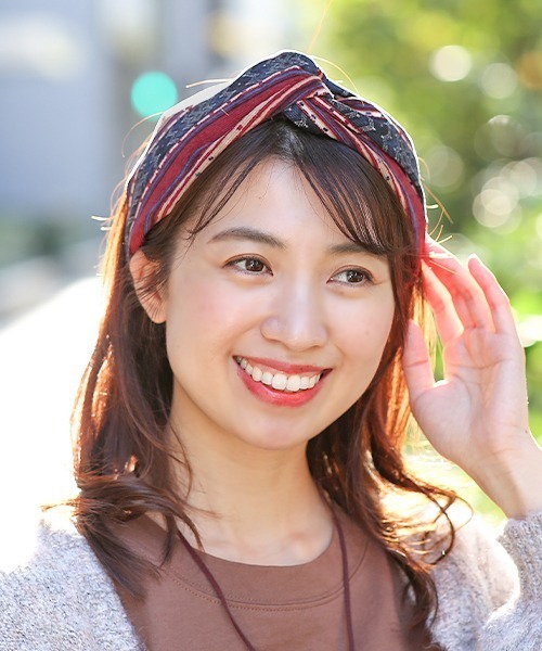 チチカカ（チチカカ）の「ストライプコーデュロイヘアバンド（ヘアバンド・レディース・ネイビー/レッド/オレンジ・FREE）」の6枚目の写真