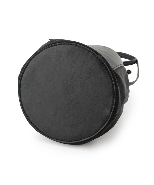 ADAM ET ROPE'(アダムエロペ)の「<追加>ナイロン巾着ミニポシェット(ショルダーバッグ・レディース・ブラック・FREE)」の10枚目の写真