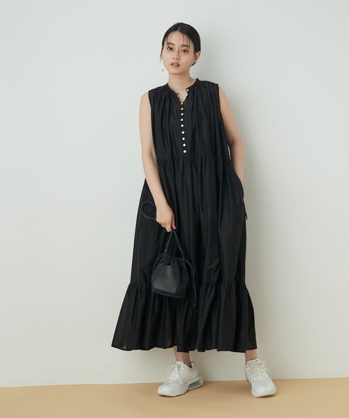 ADAM ET ROPE'(アダムエロペ)の「<追加>ナイロン巾着ミニポシェット(ショルダーバッグ・レディース・ブラック・FREE)」の6枚目の写真