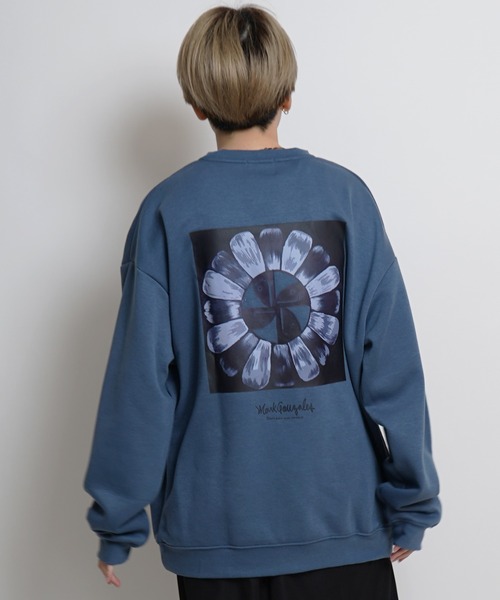 Mark Gonzales（マーク・ゴンザレス）の「【MARK GONZALES ARTWORK COLLECTION / マーク ゴンザレス】別注 ビッグシルエット イラストバックプリント プルオーバースウェット カットソー ユニセックス（スウェット・メンズ・ホワイト/チャコールグレー/ブラック/ベージュ/ブラウン/サックスブルー/ブルー/グリーン/アイボリー/ブラック系その他/ホワイト系その他2/ホワイト系その他3/ブラック系その他2/ブラック系その他3/ブルー系その他4/ミント/グリーン系その他/ブルー系その他/ホワイト系その他/ベージュ系その他3/グリーン系その他2/ブラック系その他4/ホワイト系その他4/ブルー系その他2・M/L/XL）」の21枚目の写真