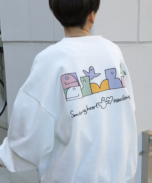 Mark Gonzales（マーク・ゴンザレス）の「【MARK GONZALES ARTWORK COLLECTION / マーク ゴンザレス】別注 ビッグシルエット イラストバックプリント プルオーバースウェット カットソー ユニセックス（スウェット・メンズ・ホワイト/チャコールグレー/ブラック/ベージュ/ブラウン/サックスブルー/ブルー/グリーン/アイボリー/ブラック系その他/ホワイト系その他2/ホワイト系その他3/ブラック系その他2/ブラック系その他3/ブルー系その他4/ミント/グリーン系その他/ブルー系その他/ホワイト系その他/ベージュ系その他3/グリーン系その他2/ブラック系その他4/ホワイト系その他4/ブルー系その他2・M/L/XL）」の6枚目の写真