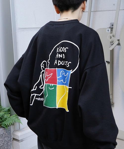 Mark Gonzales（マーク・ゴンザレス）の「【MARK GONZALES ARTWORK COLLECTION / マーク ゴンザレス】別注 ビッグシルエット イラストバックプリント プルオーバースウェット カットソー ユニセックス（スウェット・メンズ・ホワイト/チャコールグレー/ブラック/ベージュ/ブラウン/サックスブルー/ブルー/グリーン/アイボリー/ブラック系その他/ホワイト系その他2/ホワイト系その他3/ブラック系その他2/ブラック系その他3/ブルー系その他4/ミント/グリーン系その他/ブルー系その他/ホワイト系その他/ベージュ系その他3/グリーン系その他2/ブラック系その他4/ホワイト系その他4/ブルー系その他2・M/L/XL）」の11枚目の写真