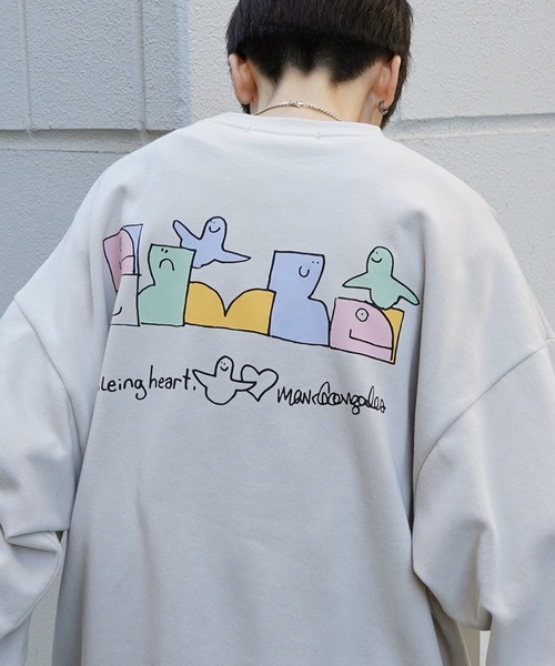 Mark Gonzales（マーク・ゴンザレス）の「【MARK GONZALES ARTWORK COLLECTION / マーク ゴンザレス】別注 ビッグシルエット イラストバックプリント プルオーバースウェット カットソー ユニセックス（スウェット・メンズ・ホワイト/チャコールグレー/ブラック/ベージュ/ブラウン/サックスブルー/ブルー/グリーン/アイボリー/ブラック系その他/ホワイト系その他2/ホワイト系その他3/ブラック系その他2/ブラック系その他3/ブルー系その他4/ミント/グリーン系その他/ブルー系その他/ホワイト系その他/ベージュ系その他3/グリーン系その他2/ブラック系その他4/ホワイト系その他4/ブルー系その他2・M/L/XL）」の15枚目の写真