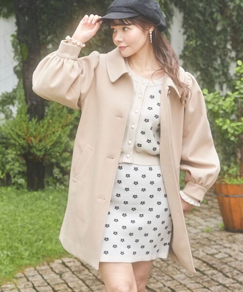 MAJESTIC LEGON（マジェスティックレゴン）の「ガーリーボリュームステンコート（ステンカラーコート・レディース・ベージュ/ブラック/ブラウン・SMALL/MEDIUM）」の9枚目の写真