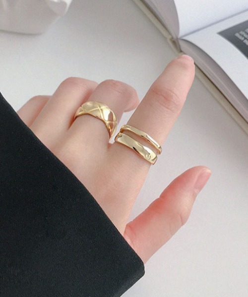 yu-ka（ユーカ）の「YU-KA : 2ラインウェーブリング（リング・レディース・シルバー/ゴールド・FREE）」の2枚目の写真