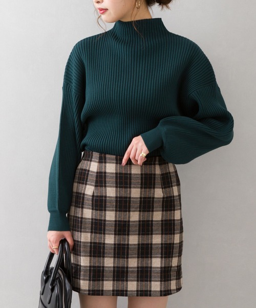 SpRay（スプレイ）の「ボリュ－ム袖ボトルネックニット（ニット/セーター・レディース・ブラック/ブラウン/イエロー/ブルー/グリーン/アイボリー/モカ/レンガ/ライトブラウン/マスタード/ダークブラウン/パープル/レッド系その他/ライトグリーン/ダークグリーン/ライトパープル・FREE）」の9枚目の写真