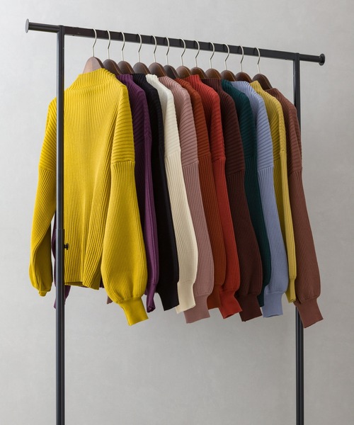 SpRay（スプレイ）の「ボリュ－ム袖ボトルネックニット（ニット/セーター・レディース・ブラック/ブラウン/イエロー/ブルー/グリーン/アイボリー/モカ/レンガ/ライトブラウン/マスタード/ダークブラウン/パープル/レッド系その他/ライトグリーン/ダークグリーン/ライトパープル・FREE）」の21枚目の写真