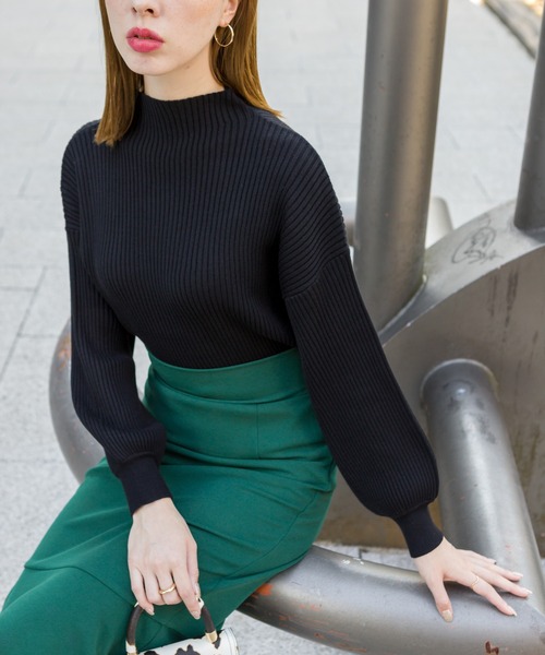 SpRay（スプレイ）の「ボリュ－ム袖ボトルネックニット（ニット/セーター・レディース・ブラック/ブラウン/イエロー/ブルー/グリーン/アイボリー/モカ/レンガ/ライトブラウン/マスタード/ダークブラウン/パープル/レッド系その他/ライトグリーン/ダークグリーン/ライトパープル・FREE）」の19枚目の写真