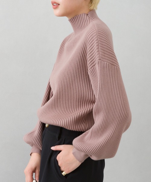 SpRay（スプレイ）の「ボリュ－ム袖ボトルネックニット（ニット/セーター・レディース・ブラック/ブラウン/イエロー/ブルー/グリーン/アイボリー/モカ/レンガ/ライトブラウン/マスタード/ダークブラウン/パープル/レッド系その他/ライトグリーン/ダークグリーン/ライトパープル・FREE）」の22枚目の写真