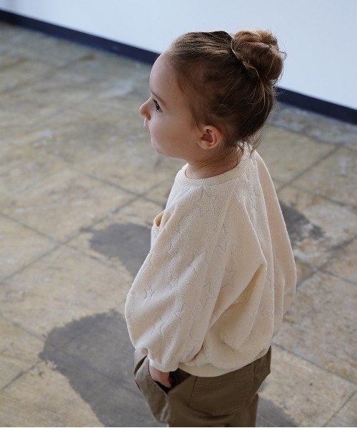 quoti use fith（クゥオティ　ユース　フィス）の「星柄パイル 長袖クルースウェット（スウェット・キッズ・チャコールグレー/ホワイト/パープル・100/90/80/120/130/110）」の11枚目の写真