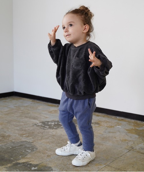 quoti use fith（クゥオティ　ユース　フィス）の「星柄パイル 長袖クルースウェット（スウェット・キッズ・チャコールグレー/ホワイト/パープル・100/90/80/120/130/110）」の14枚目の写真