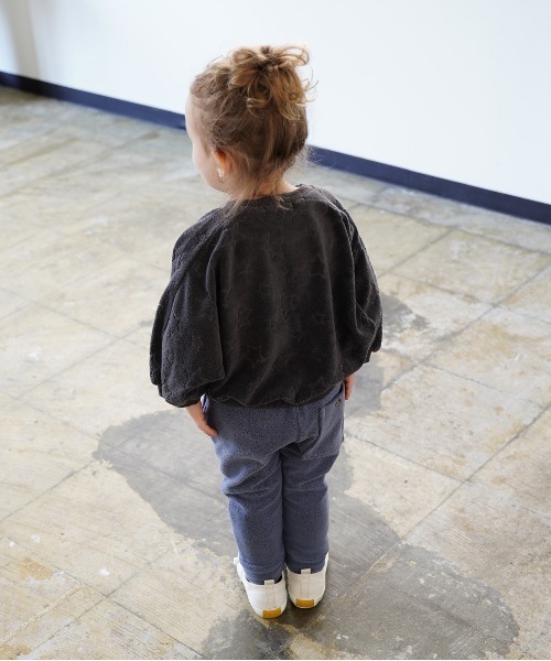 quoti use fith（クゥオティ　ユース　フィス）の「星柄パイル 長袖クルースウェット（スウェット・キッズ・チャコールグレー/ホワイト/パープル・100/90/80/120/130/110）」の17枚目の写真