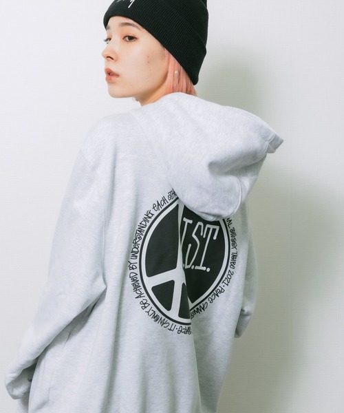 STUSSY（ステューシー）の「STUSSY/ステューシー PEACE DOT HOOD 裏起毛 フーディー バックプリント ブランドロゴ（パーカー・メンズ・ブラック/アッシュグレー・L/XL/M）」の2枚目の写真