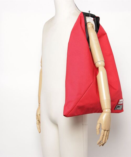 MM6 Maison Margiela(エムエムシックス メゾン マルジェラ)の「EASTPAK×MM6 Tote MM6(バックパック/リュック・レディース・ローズ・FREE)」の3枚目の写真