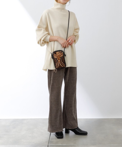 COLONY 2139（コロニートゥーワンスリーナイン）の「ランダムプリーツコーデュロイパンツ（その他パンツ・レディース・チャコールグレー/グリーン/グレイッシュベージュ・LARGE/SMALL/MEDIUM）」の17枚目の写真