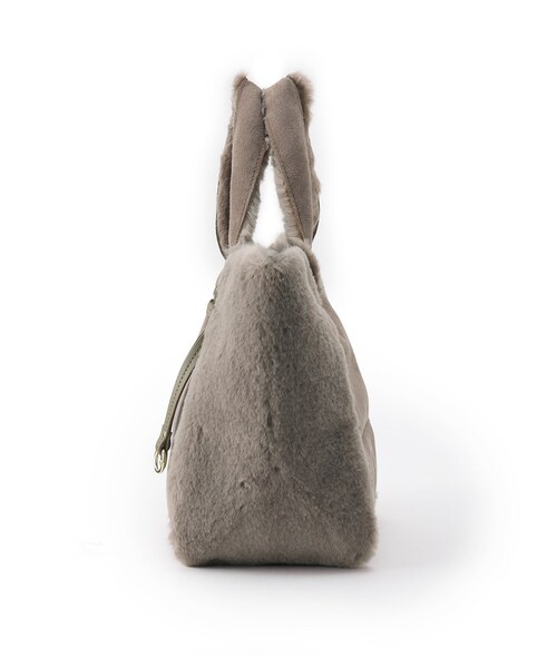 SHOO・LA・RUE（シューラルー）の「◆ムートン調フェイクファートート（トートバッグ・レディース・ブラック/ブルー/サンドベージュ/ナチュラル/キャメル/カーキ系4/ピンク系・00）」の9枚目の写真