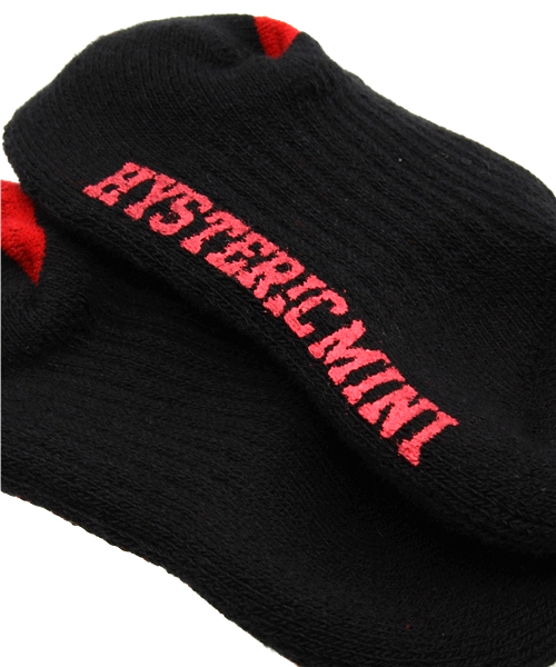 HYSTERIC MINI（ヒステリックミニ）の「Rolling mini NEW YORK state mind ライン ハイソックス（ソックス/靴下・キッズ・ブラック/ホワイト/グレー/レッド・19/22/13/16）」の8枚目の写真