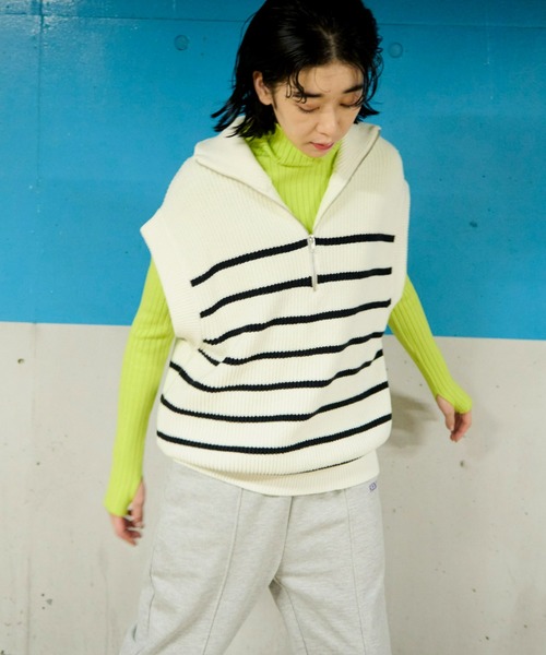 Auntie Rosa Holiday(アンティローザホリデー)の「ハーフジップボーダーニットベスト(ベスト・レディース・オフホワイト・FREE)」の3枚目の写真