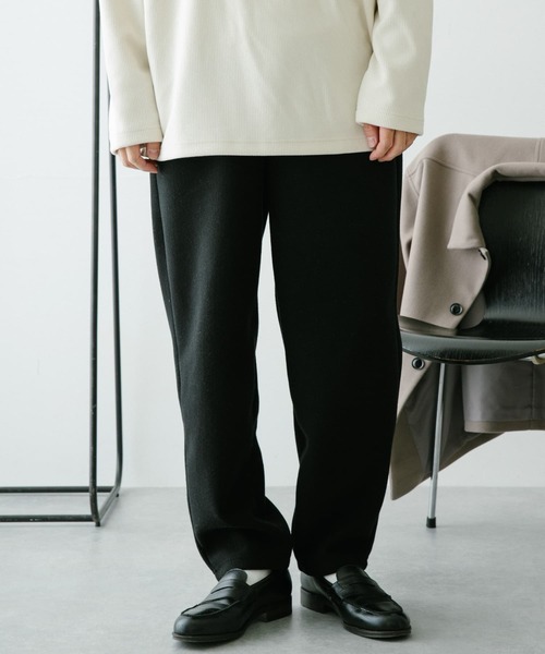 ITEMS URBANRESEARCH(アイテムズ アーバンリサーチ)の「圧縮カット 裏配色ウエストリブパンツ(その他パンツ・メンズ・ブラック/ベージュ/オフホワイト・MEDIUM/LARGE)」の1枚目の写真