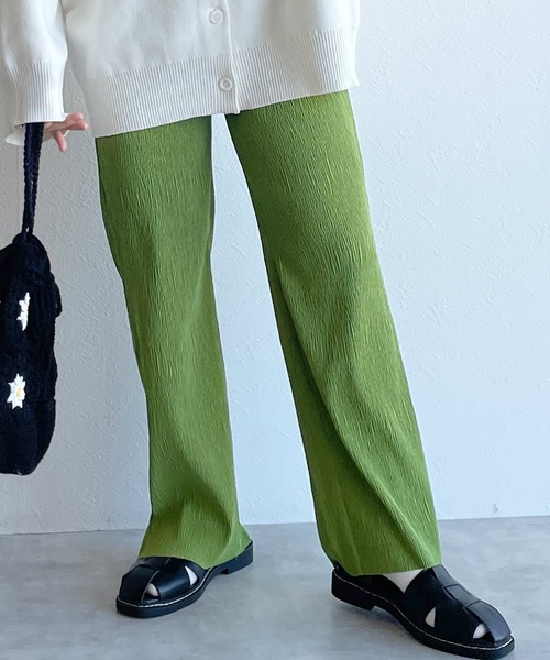 w closet（ダブルクローゼット）の「フリーカットイージーパンツ（その他パンツ・レディース・グレイッシュベージュ/ライム/ブラック/グリーン/サックスブルー/レッド・FREE）」の4枚目の写真