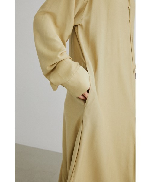 STYLEMIXER（スタイルミキサー）の「サテンフレアワンピース（ワンピース・レディース・ブラック/ライトイエロー/サックスブルー・SMALL/MEDIUM）」の6枚目の写真