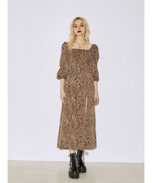 jouetie（ジュエティ）の「シャーリングスリットロングワンピース（ワンピース・レディース・ブラック/レッド/ベージュ・MEDIUM）」の12枚目の写真