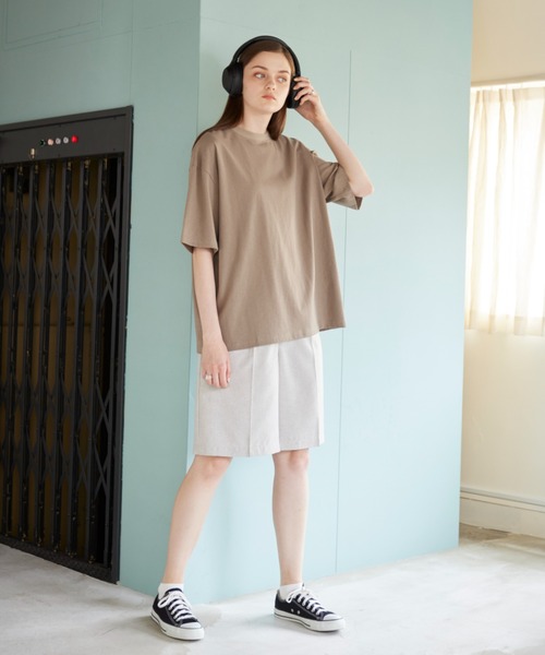 flaner（フラネ）の「Back logo embroidery tee/バックロゴ刺繍Tee（Tシャツ/カットソー・レディース・ホワイト/グレイッシュベージュ・MEDIUM/LARGE）」の19枚目の写真