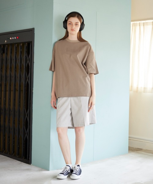 flaner（フラネ）の「Back logo embroidery tee/バックロゴ刺繍Tee（Tシャツ/カットソー・レディース・ホワイト/グレイッシュベージュ・MEDIUM/LARGE）」の20枚目の写真