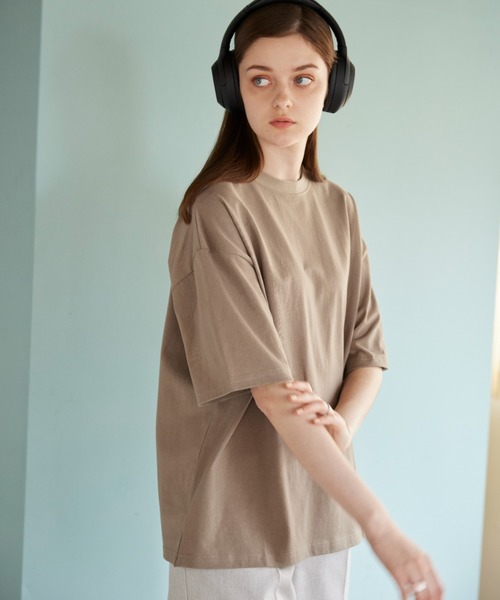 flaner（フラネ）の「Back logo embroidery tee/バックロゴ刺繍Tee（Tシャツ/カットソー・レディース・ホワイト/グレイッシュベージュ・MEDIUM/LARGE）」の14枚目の写真