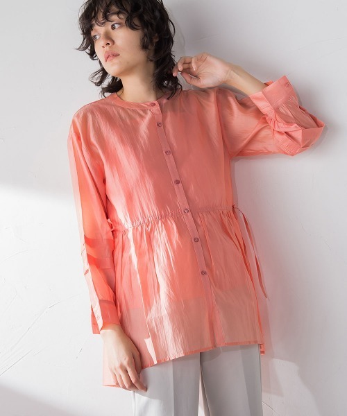 socolla（ソコラ）の「【socolla】サイドリボン袖タックシアーブラウス≪洗濯機で洗える≫（シャツ/ブラウス・レディース・オフホワイト/オレンジ/チャコールグレー・M）」の21枚目の写真